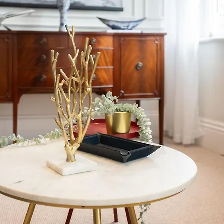 Harrogate Suites Apartment *