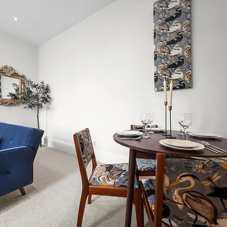 Harrogate Suites 아파트