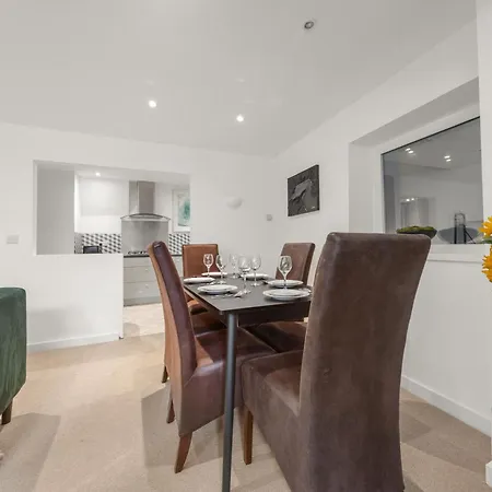 아파트 Harrogate Suites *